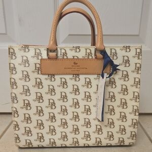 Dooney & Bourke White and Tan Logo Tote